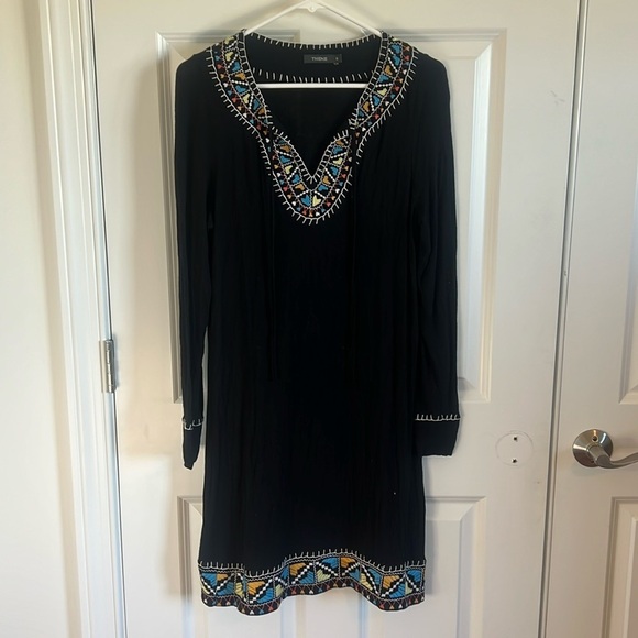 Theme Dresses & Skirts - Theme Size Small Black Long Sleeve Dress with Embroidered Detail